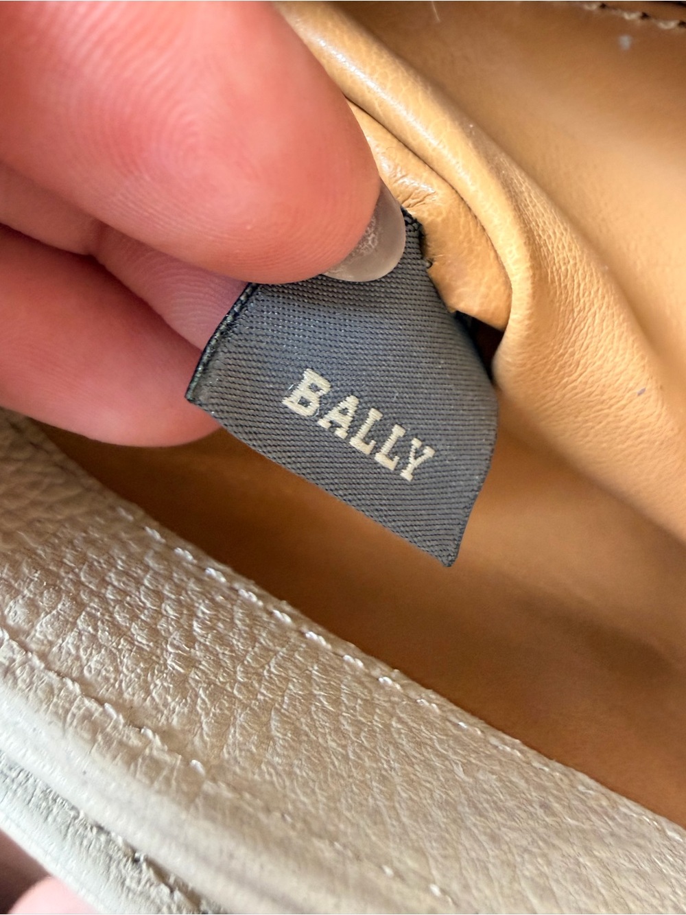 Vintage Bally Italian Leather Crossbody Bag - Picture 9 of 15